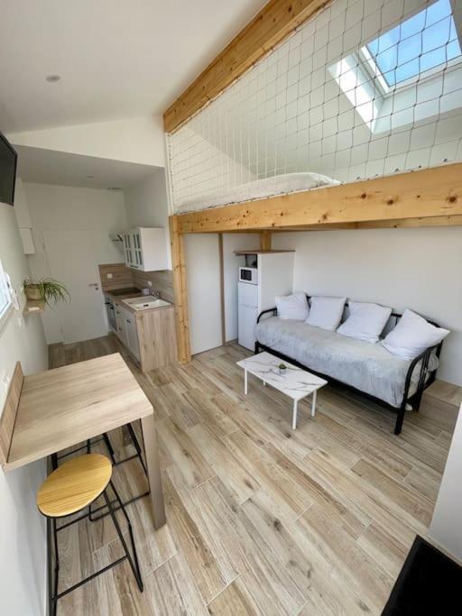 Studio Independant 4 Personnes Pisany Екстериор снимка